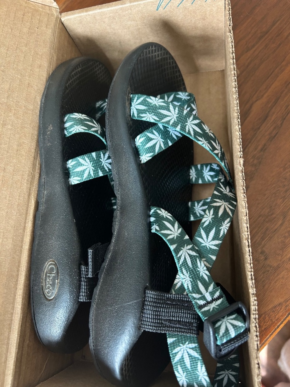 Trainwreck (marajuana leaf) custom chacos